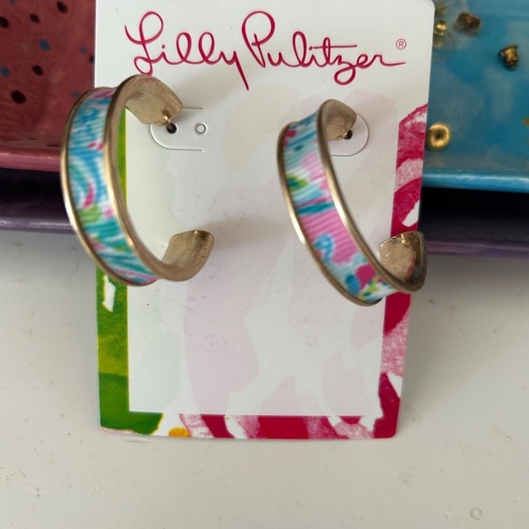 Beautiful Lilly Pulitzer jewelry bundle! Necklace, earrings and key fob - Picture 10 of 10